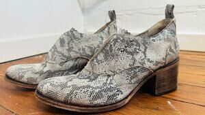 FREEBIRD Steven Sadie Snake Print White Python Shoes Ankle Booties size 10